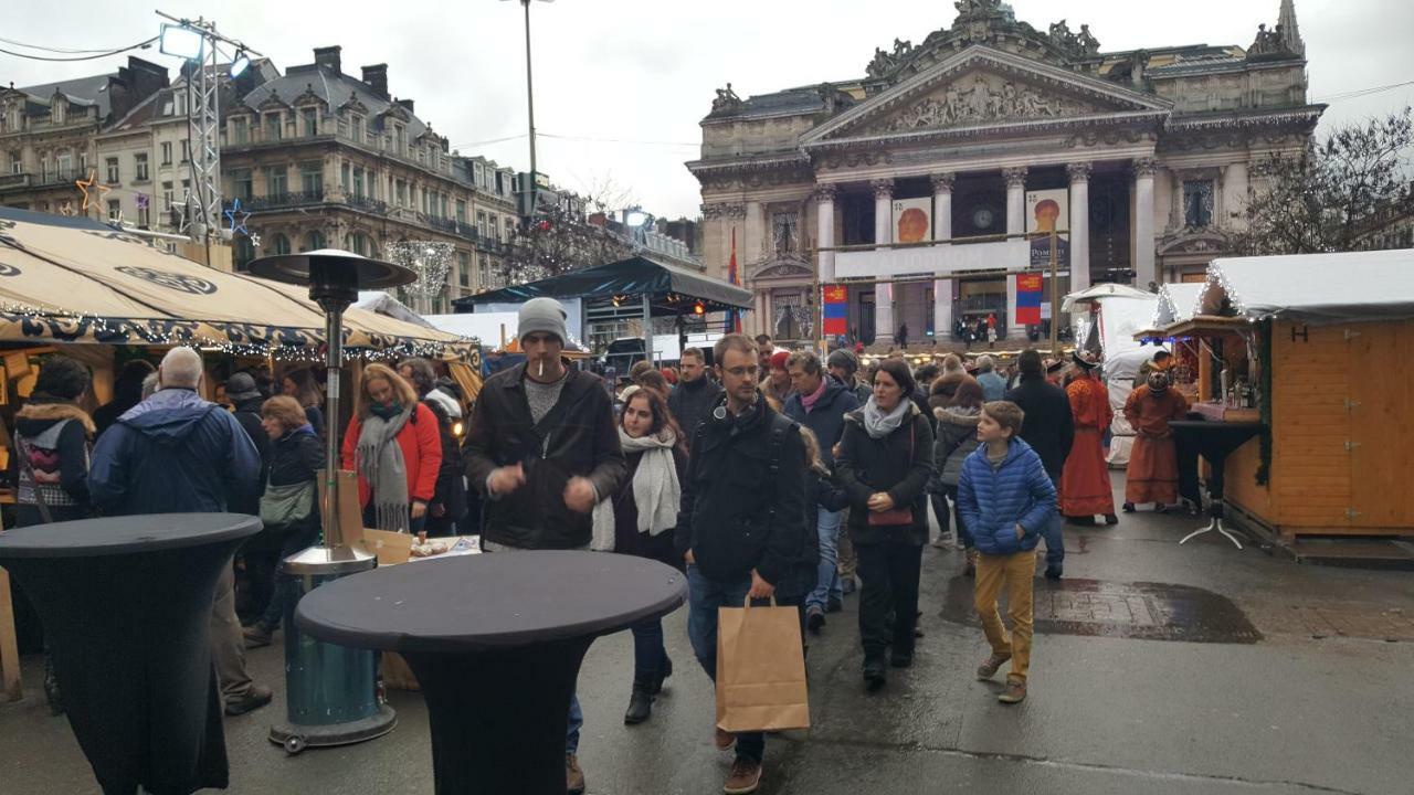 Les Pieds A La Grande Place Bruxelas Exterior foto